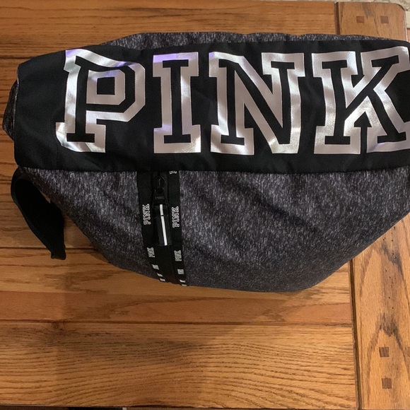 PINK Victoria’s Secret weekender tote bag - Picture 5 of 9